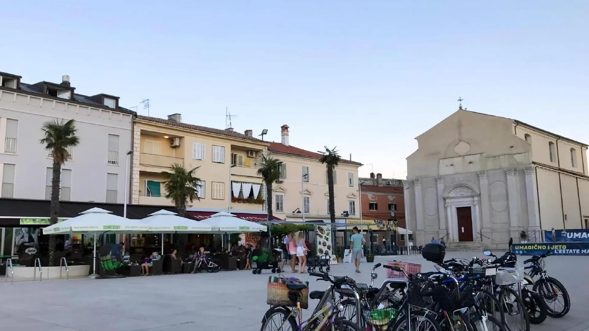 Schoene Wohnung In Babici Mit Kleiner Terrasse Umago Apartamento