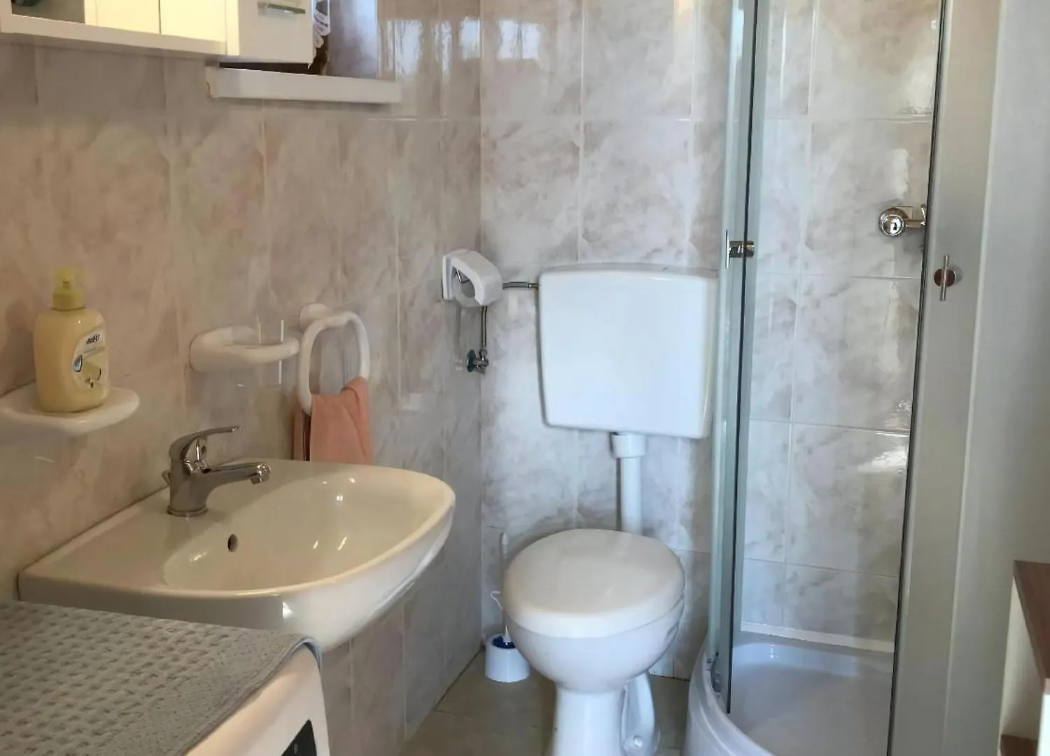 Schoene Wohnung In Babici Mit Kleiner Terrasse Umago Apartamento